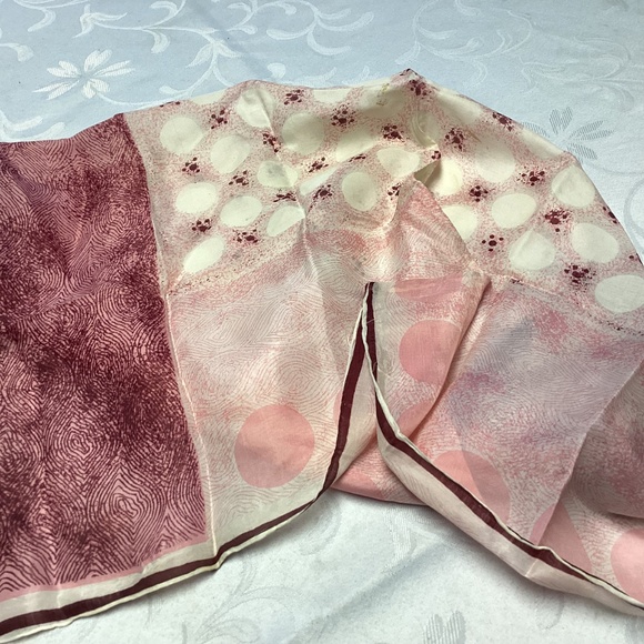 Silk scarf, vintage burgundy and pinks 30 x 30 - Picture 6 of 8